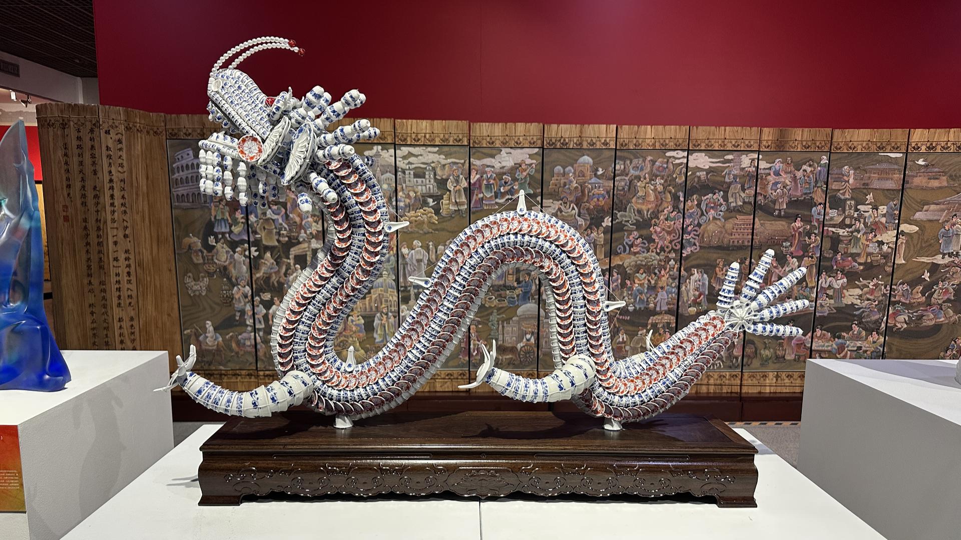 全川仅五！星河彩灯瓷器精品《飞龙在天》亮相第十七届"山花奖"初评展